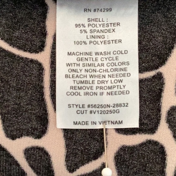 𝅺ENFOCUS Petite Dress Shift Style, Size 8P,  Black & Ivory Animal Print. - Picture 4 of 8